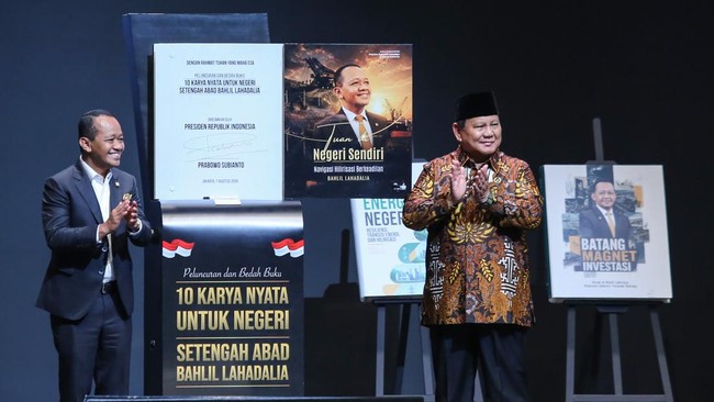 Menteri ESDM Bahlil Lahadalia menyampaikan sambutan pada peluncuran 10 buku karya nyata untuk negeri setengah abad Bahlil Lahadalia di Jakarta, Jumat (7/8/2026). Sepuluh buku tersebut mendokumentasikan pemikiran, pengalaman, dan perjalanan Bahlil Lah