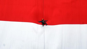 Giant Indonesian flags unfurled nationwide for 81st Independence Day