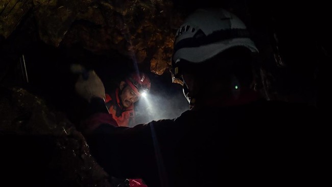 Perawatan Sumber Air di Gua Keceme Gunungkidul