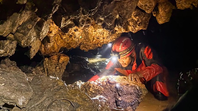 Perawatan Sumber Air di Gua Keceme Gunungkidul