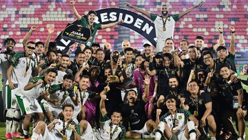 Berita Panas dari Dunia Sport CNN : FOTO: Persebaya Surabaya Juara Piala Presiden 2026