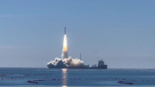 Satelit Lampung-1 diluncurkan dan siap mengorbit di luar angkasa. ANTARA/HO-Pemprov Lampung.