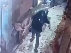CCTV Bongkar Aksi Pria Penjarah Dagangan Pasar Jagasatru Cirebon