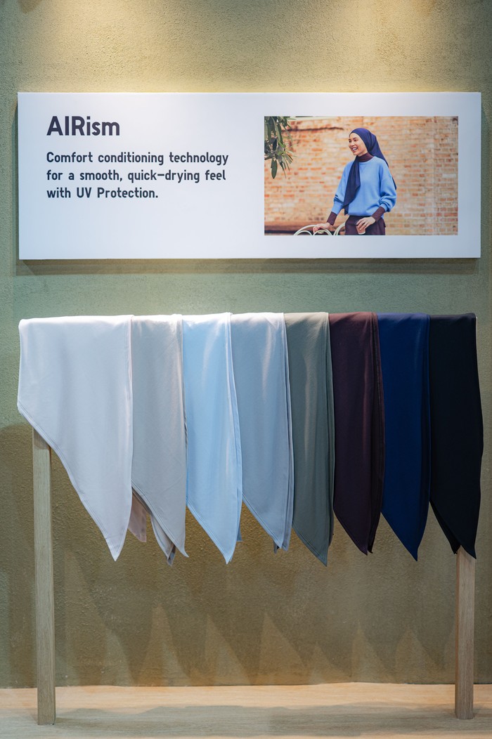 UNIQLO Resmi Hadirkan Koleksi Hijab di Indonesia, Intip Koleksinya!