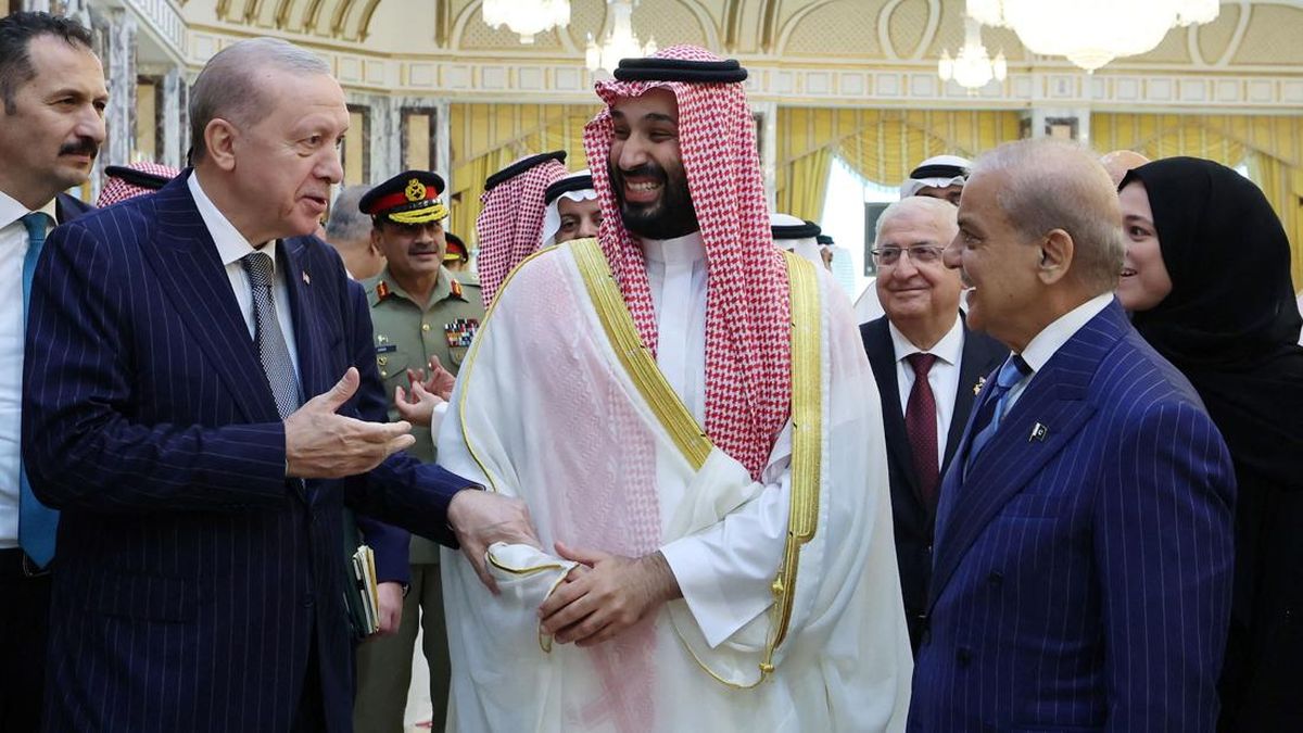 FOTO: Arab Saudi, Pakistan, dan Turki Teken Pakta Pertahanan Bersama