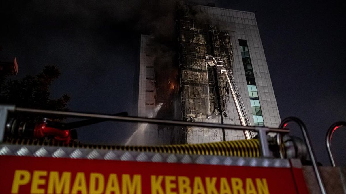 Kebakaran Gedung Bapenda DKI Berhasil Dipadamkan