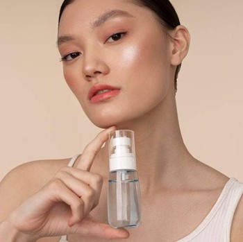 Kenalan dengan Metode Sandwich Makeup, Teknik Riasan Anti Longsor dan Awet