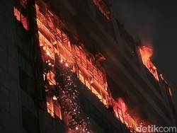 Sudah 3 Jam, Kebakaran Gedung Bapenda DKI Belum Padam
