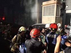 Korban Kebakaran yang Dievakuasi dari Gedung Bapenda DKI Seorang Pekerja