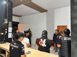 Rumah Karaoke Jeneponto Jual Miras Ilegal-Pekerjakan ABG Jadi LC Ditertibkan