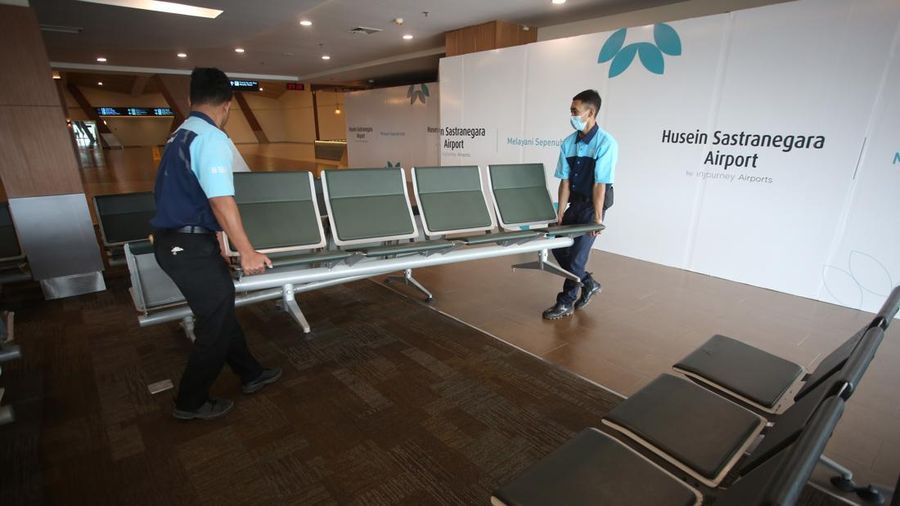 PT Angkasa Pura Indonesia (Persero) alias InJourney Airports telah mendapat persetujuan dari Kementerian Perhubungan RI (Kemenhub) untuk melayani penerbangan pesawat jet berbadan sedang (narrow body) di Bandara Husein Sastranegara Bandung mulai 14 Agustus 2026.