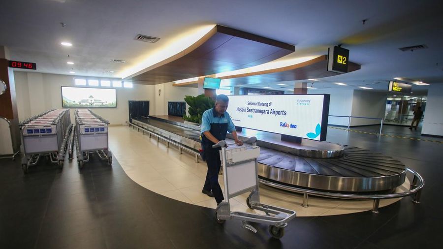 PT Angkasa Pura Indonesia (Persero) alias InJourney Airports telah mendapat persetujuan dari Kementerian Perhubungan RI (Kemenhub) untuk melayani penerbangan pesawat jet berbadan sedang (narrow body) di Bandara Husein Sastranegara Bandung mulai 14 Agustus 2026.