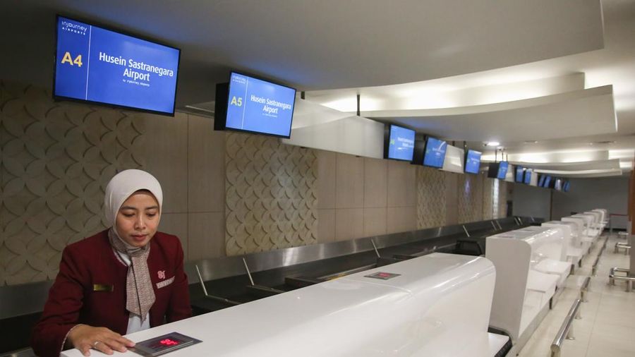 PT Angkasa Pura Indonesia (Persero) alias InJourney Airports telah mendapat persetujuan dari Kementerian Perhubungan RI (Kemenhub) untuk melayani penerbangan pesawat jet berbadan sedang (narrow body) di Bandara Husein Sastranegara Bandung mulai 14 Agustus 2026.