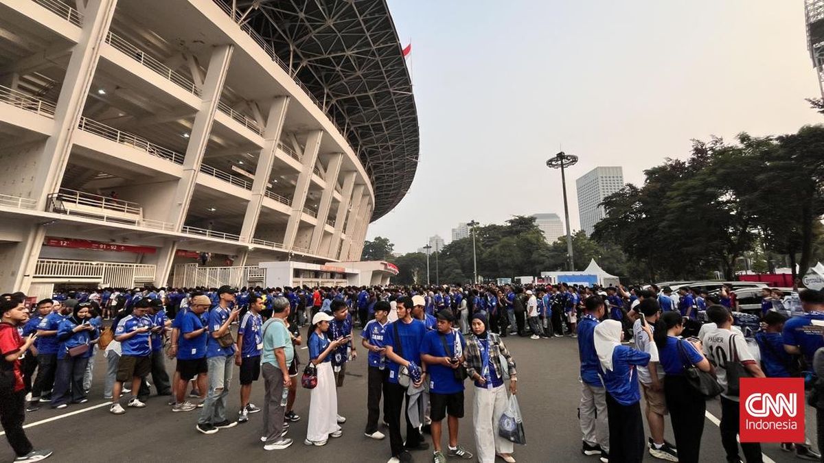 Antrean Fans Mengular di GBK Jelang Chelsea vs AC Milan