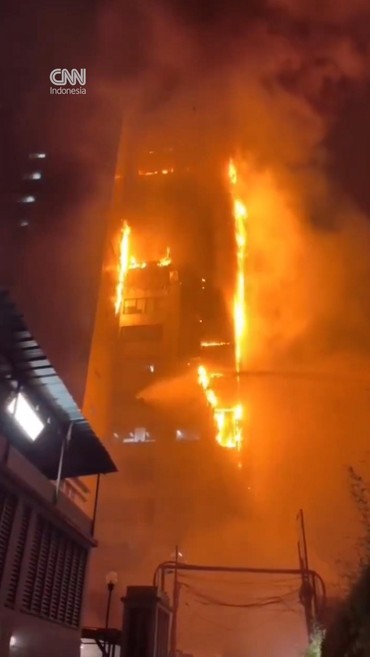 Detik-detik Kebakaran Hebat Lahap Gedung Bapenda DKI