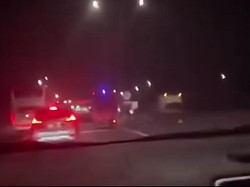 Aksi Koboi Pengendara Xpander Tabrak Rush demi Masuk Tol Semarang Gratisan