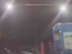 Ogah Bayar, Sopir Xpander Tabrak Mobil hingga Hantam Palang GT Kalikangkung