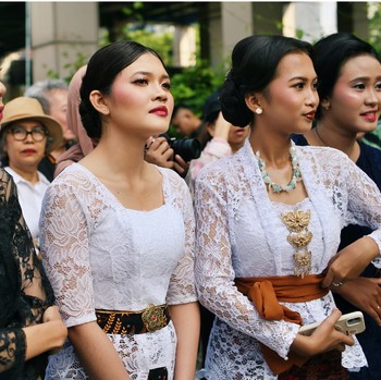 5 Kebiasaan Orang Indonesia yang Bikin Bule Culture Shock