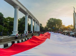 3.200 Orang Bentangkan Bendera 500 Meter di Festival Merah Putih Bogor