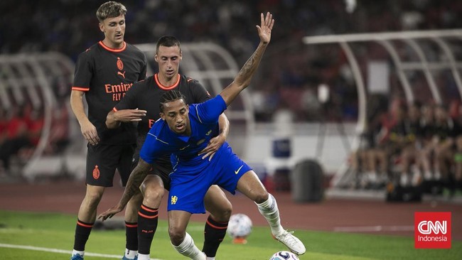 Chelsea sukses membantai AC Milan 3-0 dalam pertandingan uji coba bertajuk Indonesia Super Cup 2026 di Stadion Utama Gelora Bung Karno, Senayan, pada Sabtu (8/8)