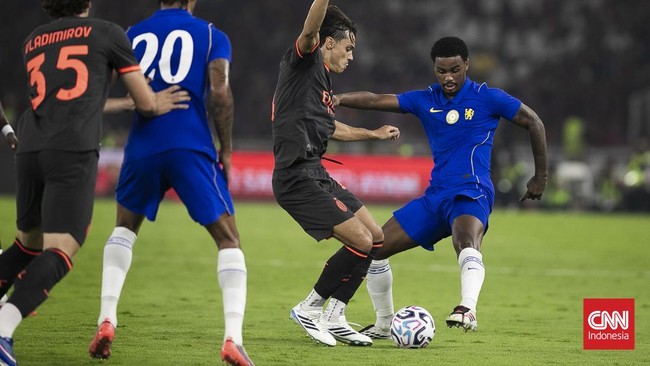 Chelsea sukses membantai AC Milan 3-0 dalam pertandingan uji coba bertajuk Indonesia Super Cup 2026 di Stadion Utama Gelora Bung Karno, Senayan, pada Sabtu (8/8)