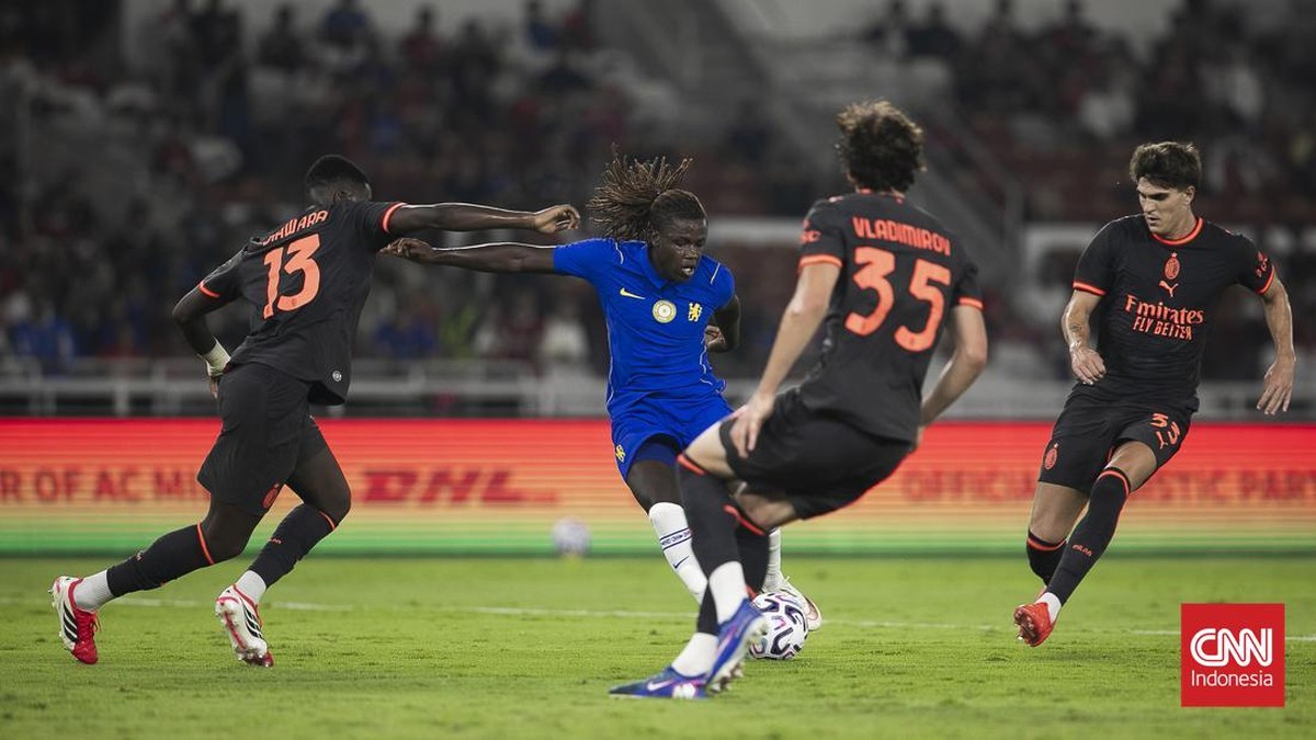 Chelsea sukses membantai AC Milan 3-0 dalam pertandingan uji coba bertajuk Indonesia Super Cup 2026 di Stadion Utama Gelora Bung Karno, Senayan, pada Sabtu (8/8)
