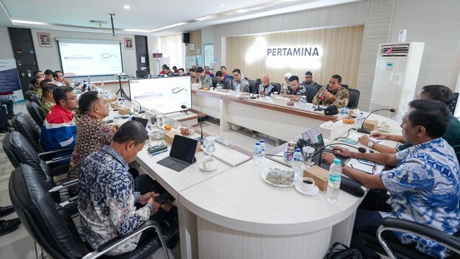 Dewan Komisaris Pertamina Patra Niaga Tinjau Suplai Energi di Kepri