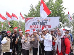 Ekspedisi Merah Putih Polda Riau Hadir di Panipahan, Salurkan Bansos-Layanan Kesehatan