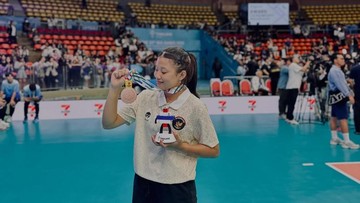 Berita Olahraga Terkini CNN Sport : Timnas Voli Putri Indonesia Peringkat 3 SEA V Cup, Indah Best Libero