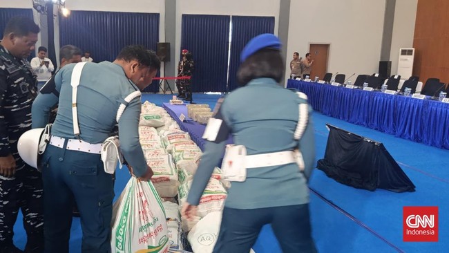 Koarmada menggagalkan penyelundupan 1,3 ton narkoba jenis ketamine dari kapal MV King Sun berbendera Tanzania setelah lihat ada anomali pelayaran.