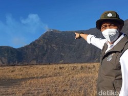 Menhut Tinjau Penanganan Kebakaran Bromo, Maksimalkan Penggunaan Water Bombing