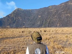 Kebakaran Sudah Padam, Kapan Bromo Dibuka Lagi?