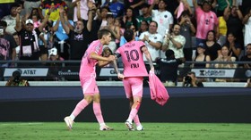 MIAMI, FLORIDA - AUGUST 08: Rodrigo De Paul #7 of Inter Miami CF shows the jersey of teammate Lionel Messi after the passing of his father, Jorge Messi, after scoring the team's first goal during the Leagues Cup Phase One match between Inter Miami CF