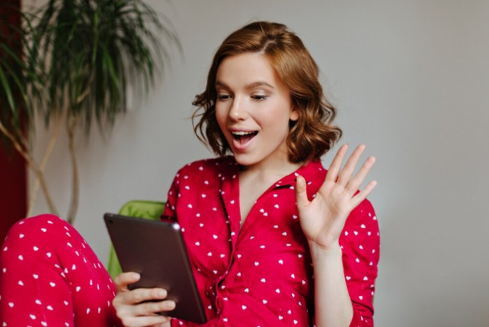 Virgo dikenal sebagai sosok yang perhatian dan detail sehingga mampu menjaga hubungan LDR tetap erat. Mereka berusaha memahami kehidupan pasangan meski berada di tempat berbeda./ Foto: magnific.com/lookstudio