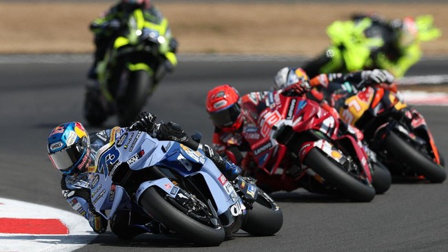 Alex Marquez frustrasi usai gagal podium MotoGP Inggris 2026.