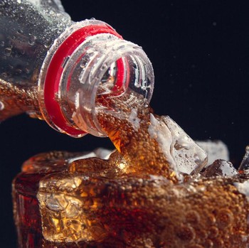 5 Bahaya Minum Soda Setiap Hari