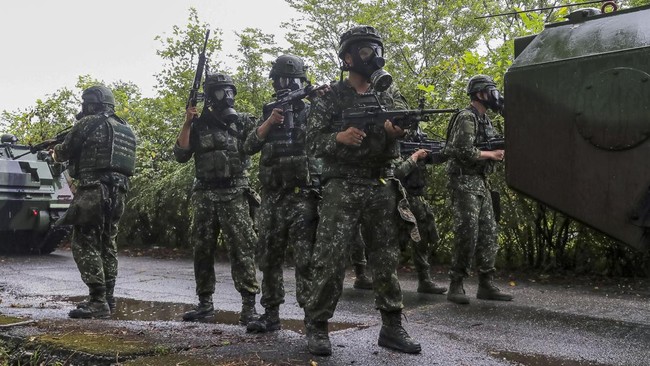 Soldiers attend the annual Han Kuang military exercises in Hualien, Taiwan, August 9, 2026. Chiang Ying-ying/Pool via REUTERS