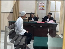 Sales Popok Elus Kemaluan Depan 4 Siswi SMA Mojokerto Divonis 5 Bulan Bui