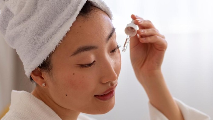 5 Rekomendasi Serum Retinol dari Brand Lokal yang Wajib Dicoba, Bikin Awet Muda di Usia 40-an