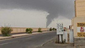 Fasilitas minyak Aramco di Jizan dan Yanbu, Arab Saudi, digempur Houthi Yaman.