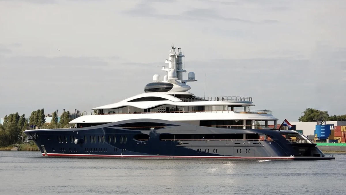 Yacht Mewahnya Tolak Tolong Kapal Terdampar, Zuckerberg Ngaku Tak Tahu