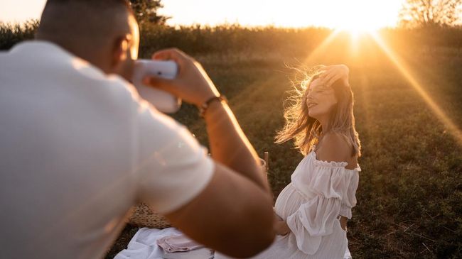 Tips Memilih Gaun untuk Maternity Shoot agar Tampil Cantik dan Flawless dengan Baby Bump