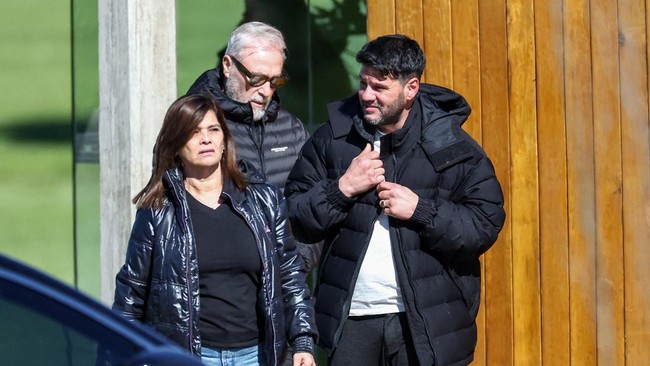 Matias Messi, brother of footballer Lionel Messi, leaves El Prado Cemetery, following the death of his father Jorge Messi, in Perez, Rosario department, Argentina, August 9, 2026. REUTERS/Agustin Marcarian