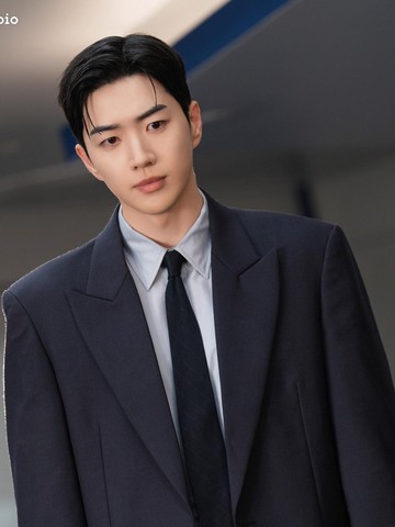Pesona Pria Mapan dan Menawan, Intip Potret Kang Hoon di Drakor My Bias, My Boss
