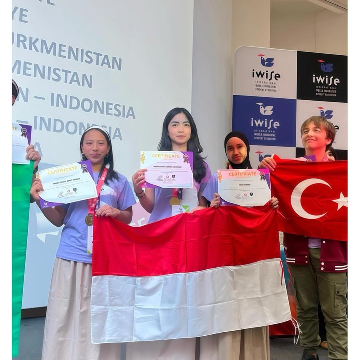 <p>Tommy mengaku bahagia dan bangga dengan pencapaian sang putri. "Selamat putriku yang cantik.. kamu berhasil.. Aku sangat bangga padamu.. bisa tumbuh dengan begitu indah, buatlah ceritamu sendiri.. Aku mencintaimu @nuairasyabilaa," tulis Tommy. (Foto: Instagram @tommykurniawann)</p>
