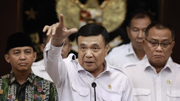 Menko Polkam Ungkap Tantangan Modifikasi Cuaca untuk Padamkan Karhutla