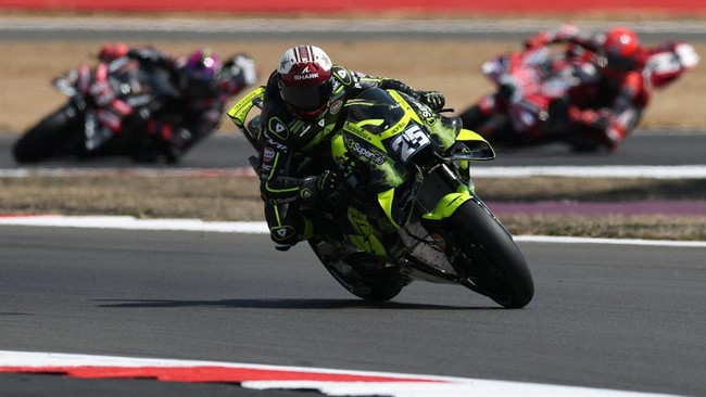 MotoGP - British Grand Prix - Silverstone Circuit, Silverstone, Britain - August 9, 2026 SuperFile Trackhouse MotoGP Team's Raul Fernandez in action during the MotoGP race REUTERS/Paul Childs