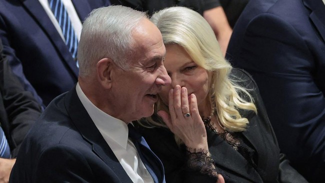 WASHINGTON, DC - JULY 28: Israeli Prime Minister Benjamin Netanyahu, wife Sara Netanyahu, Central Intelligence Agency Director John Ratcliffe and wife Michele Ratcliffe attend the funeral service for the late U.S. Sen. Lindsey Graham (R-SC) at the Wa