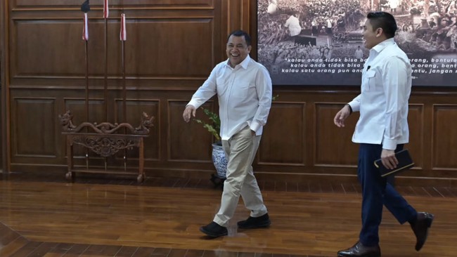 Haji Isam Merapat ke Kantor Seskab Teddy, Bahas Investasi di Indonesia