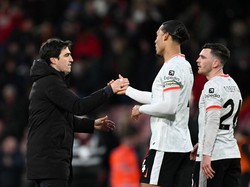 Iraola Butuh Apapun, Van Dijk Siap Bantu